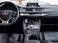 Lexus показал электрический кроссовер RZ