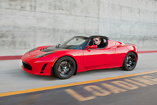 Компания Tesla рассказала, как построить Roadster первого поколения любому желающему