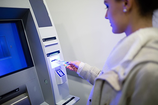 «А если санкции?»: волгоградцев пугают запретом Visa и Mastercard