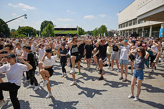 В День молодежи в Москве проведут зарядку со звездами спорта