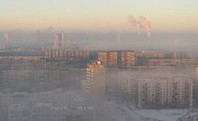 Видео недели: унесенное штормом кафе, Екатеринбург в клубах смога, пустые ТЦ в Казани