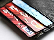Россиян призвали заменить карты Visa и Mastercard, речь идет о краже данных
