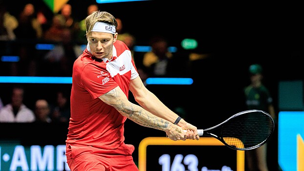 Бублик снялся с турнира в Дохе