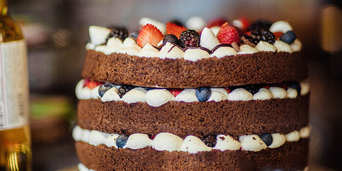 Смородиновый, блинный и шоколадный: три рецепта ко Всемирному дню торта