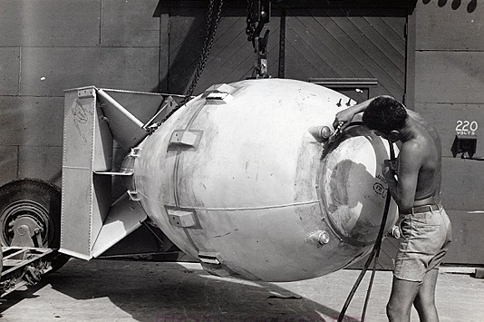 Как США хотели сбросить 300 атомных бомб на СССР