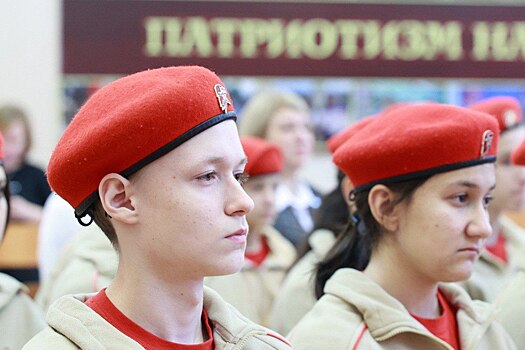 Около 300 школьников посещают занятия по начальной военной подготовке в Дзержинске
