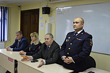Члены Общественного совета при УМВД России по г. Йошкар-Оле и полицейские пригласили студентов на службу в органы внутренних дел