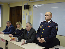 Члены Общественного совета при УМВД России по г. Йошкар-Оле и полицейские пригласили студентов на службу в органы внутренних дел