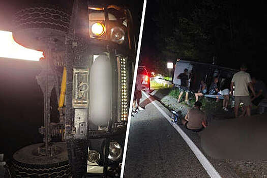 Появились видео из Сочи, где второй раз за сутки перевернулся УАЗ с туристами