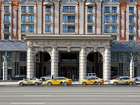 Пожар произошел в подвале отеля The Carlton в Москве