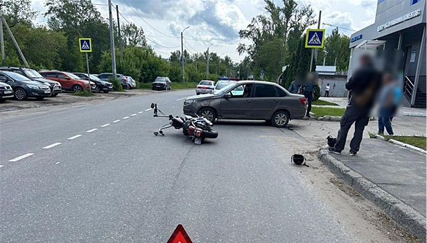 LADA Granta сбила 74-летнего мотоциклиста на Harley-Davidson