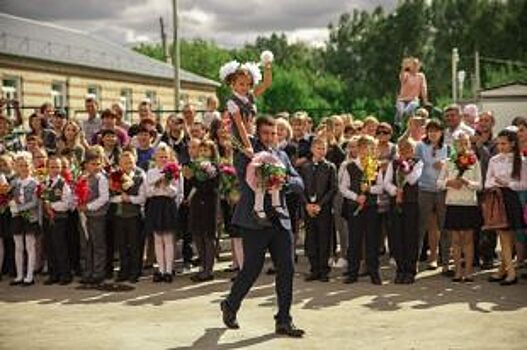 Учебная перезагрузка: в деревне Бурмистрово обновили школу