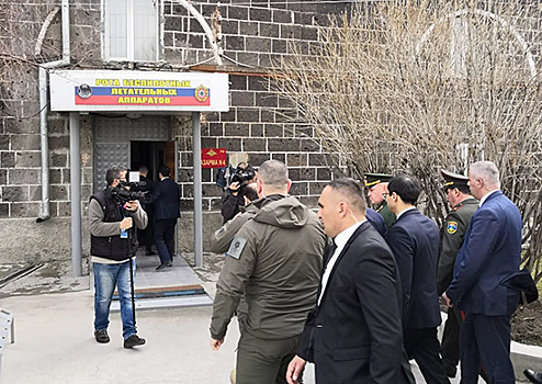 Российскую военную базу в Гюмри посетил премьер-министр Армении Никол Пашинян