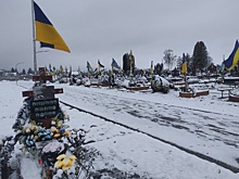 Солдат ВСУ стали хоронить в общие могилы на 15 человек