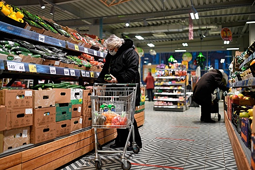 Покупать продукты в магазине или заказывать доставку: посчитали, что выгоднее для семьи в 2025 году