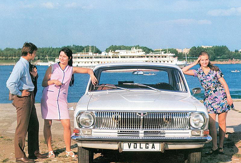 Стоимость ГАЗ-21 составляла в 1970-е годы примерно 5500–6000 рублей, за «Жигули» приходилось отдавать около 8000 рублей. При зарплате в 100–150 рублей в месяц эти деньги у советских граждан имелись