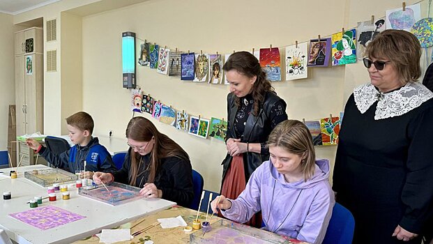 Анна Кузнецова встретилась в Крыму с детьми, пострадавшими от действий ВСУ, которые приехали на реабилитацию