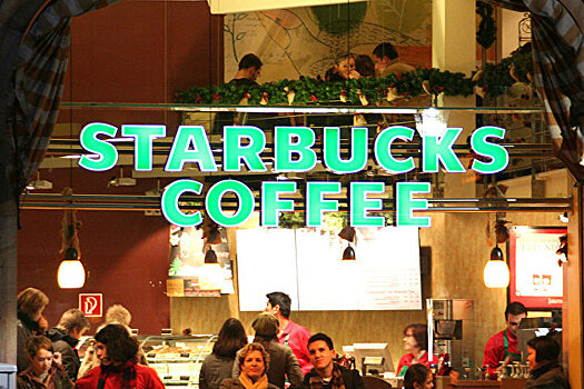 Starbucks закроет около 400 кофеен в Северной Америке