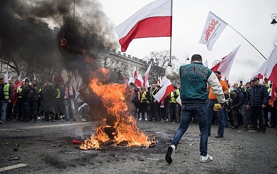 Тысячи недовольных фермеров вышли на улицы Варшавы