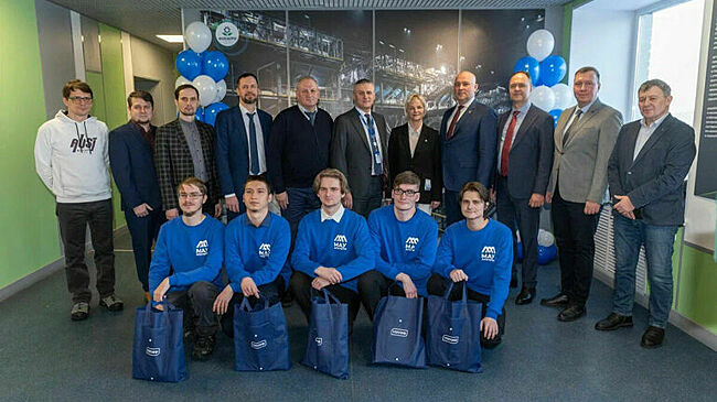 Учиться в теории и на практике