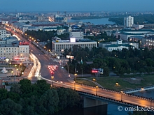 На дорогах Омска хотят расставить умные светофоры