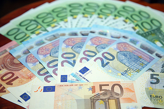 Россия перевела Латвии миллионы евро на выплаты пенсионерам