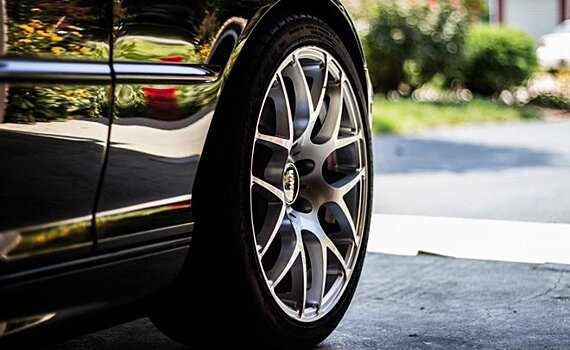 В Гидрометцентре России рассказали, когда "переобувать" автомобиль