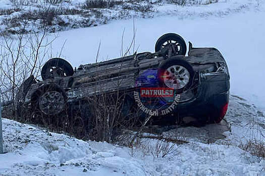 На Ямале мужчина спас трех человек из тонувшей машины
