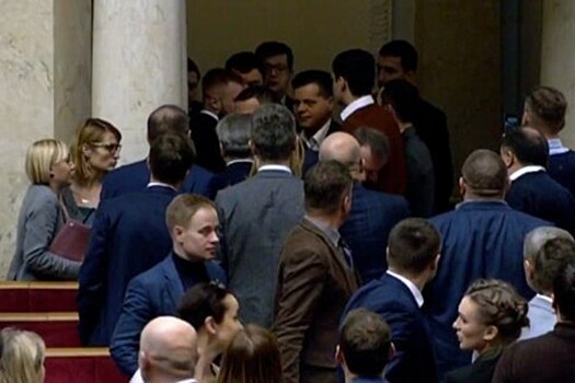 Сторонники Зеленского подрались из-за женщины