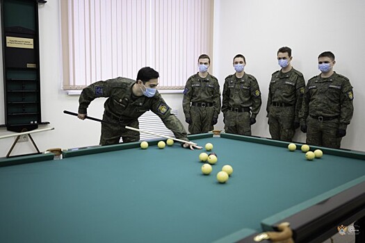 В военном учебном центре РТУ МИРЭА появился офицерско–студенческий бильярдный клуб