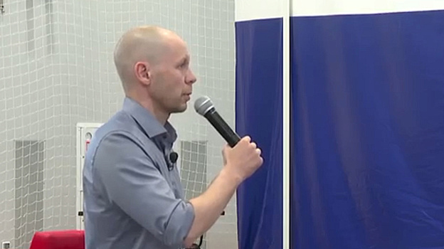 Трапезников отчитался о работе с погорельцами после пожара в Тарко-Сале