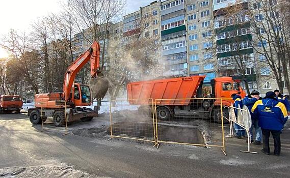 В Курске на улице Студенческой начали ремонт теплосетей