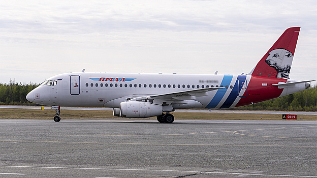 Специалисты обнаружили дефект у самолета после рейса из Салехарда в Омск