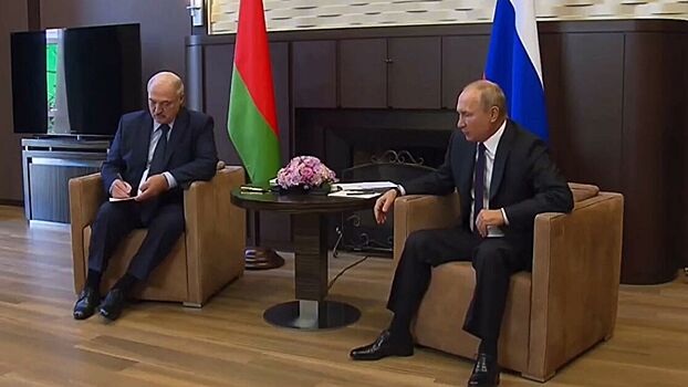 "Лукашенко встал на колени перед Путиным"