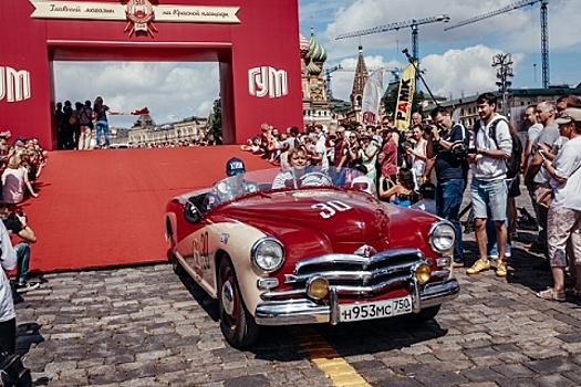 Автомобиль, посвященный 800-летию Нижнего Новгорода, принял участие в авторалли