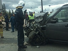 За рулем внедорожника, устроившего смертельное ДТП у Моста влюбленных, находился известный бизнесмен