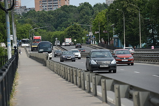 Автомобилистов Подмосковья просят быть осторожнее на дорогах из‑за большого числа ДТП