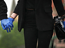 Загадка перчаток: почему в РФ решили, что они помогают?