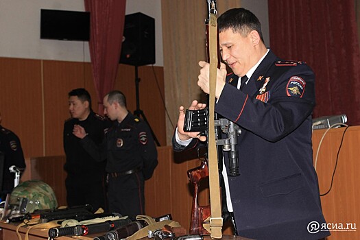 Студенческий десант: Первокурсников СВФУ ознакомили с работой полиции