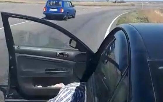 Мужчина погиб на трассе, не дождавшись «скорую»