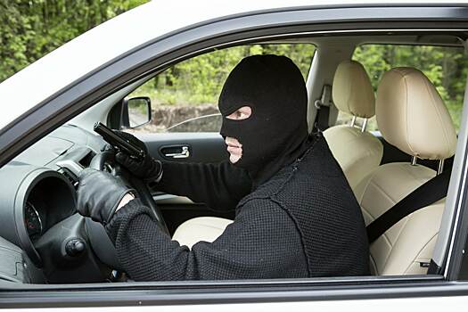 Могут ли угнать заведенный автомобиль, если чип-ключ остался у хозяина