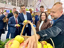 Полпред президента Игорь Щёголев посетил стенд Тамбовской области на выставке «Золотая осень»