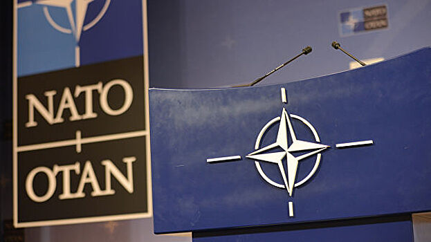 НАТО изначально была инструментом конфронтации, заявил Песков