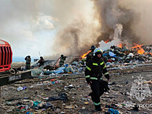 Мусорный полигон во Владивостоке тушат более суток