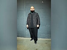 СМИ сообщили об эмиграции певца Артика