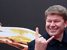 Губерниев проиграл спор и съест варежку в прямом эфире