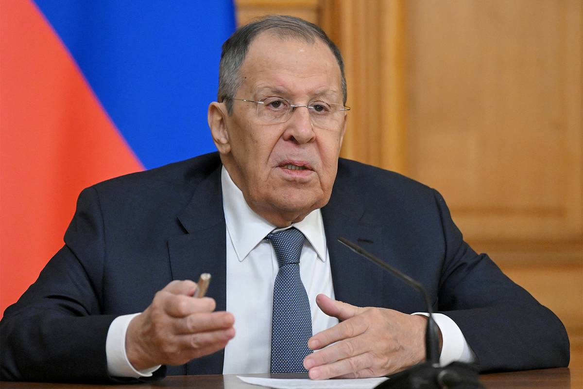 Лавров созвонился с главой МИД Ирана