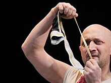 Посторонний мужчина потряс стрингами Куценко