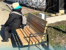 На зеленоградском променаде появились новые скамейки