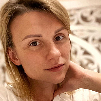 «Жить одной в лесу страшно»: жена главы Минкульта Украины рассказала, как пила валерьянку на самоизоляции
